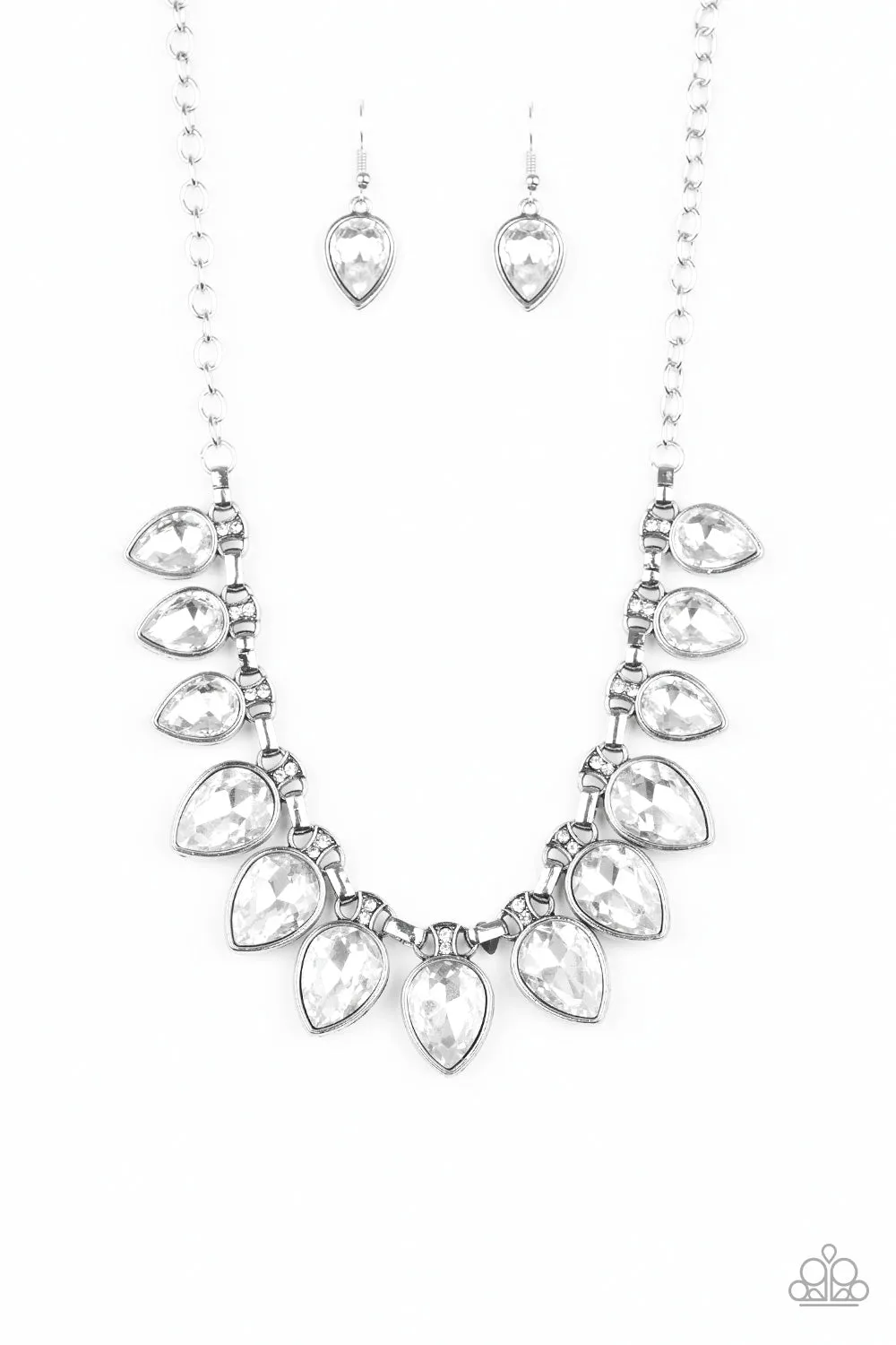 Paparazzi FEARLESS is More Necklace White