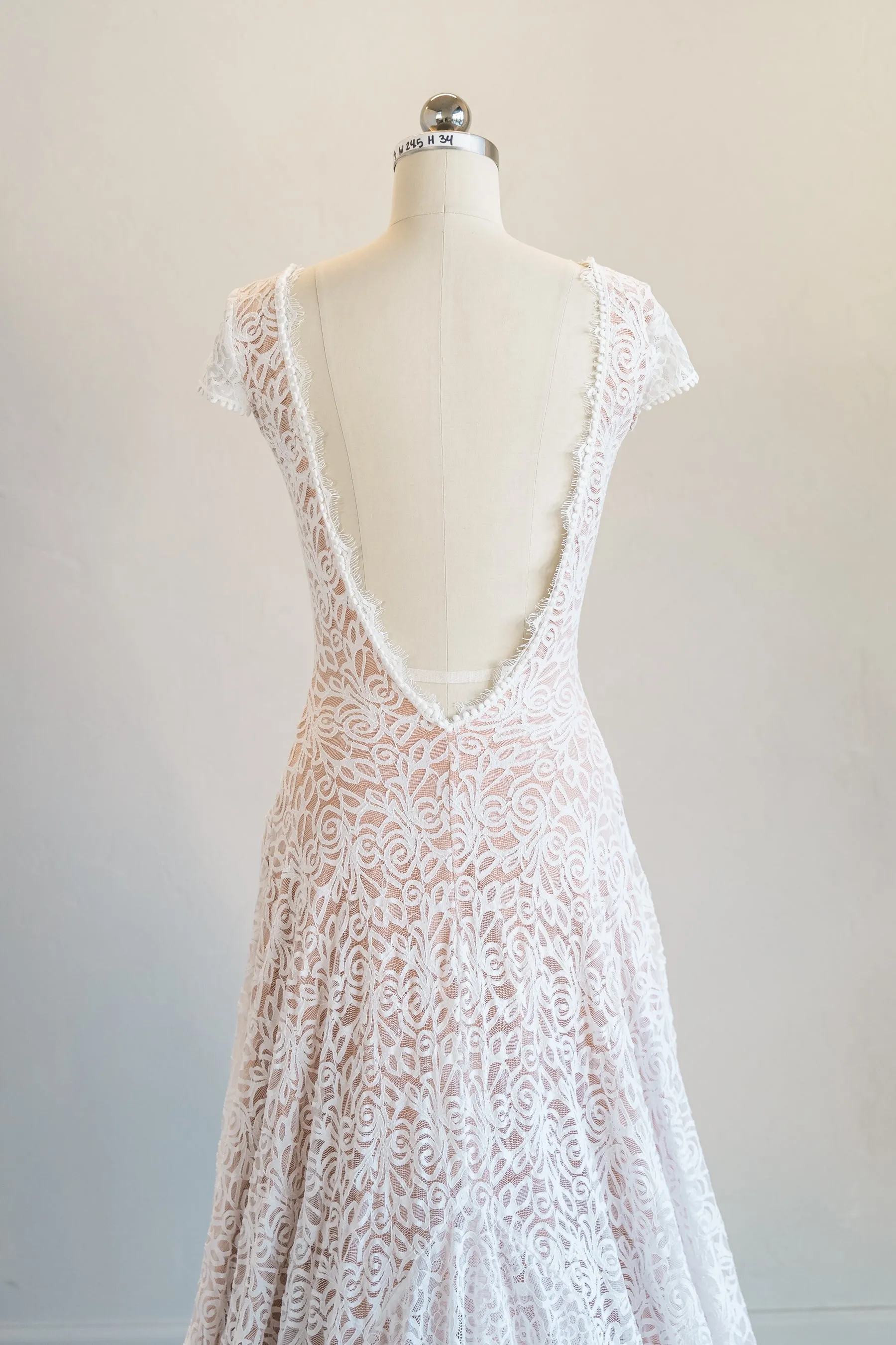 Ynez Sample (size S)
